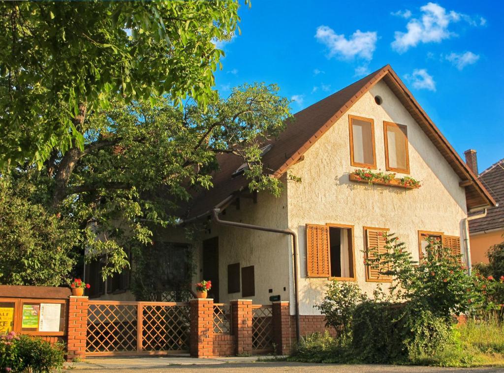 Foki Apartman Sopron Exterior photo